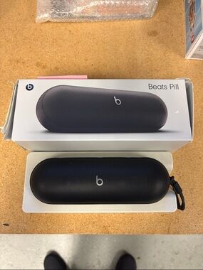Beats Pill Portable Wireless Speaker- Black open box like new